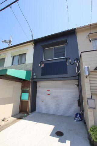 堺市東区日置荘西町ガレージハウスの外観