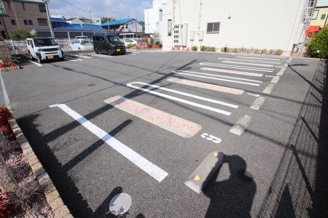 拡大写真:グレイスヴィオラ 1階106の外観