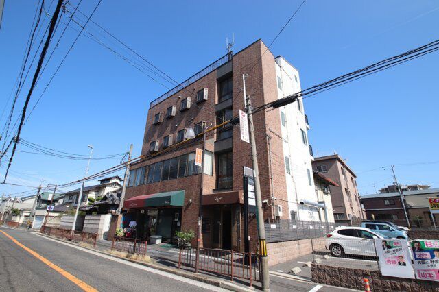 アークヒルズの外観