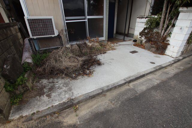 拡大写真:西板持町8丁目戸建 1階1の軽自動車