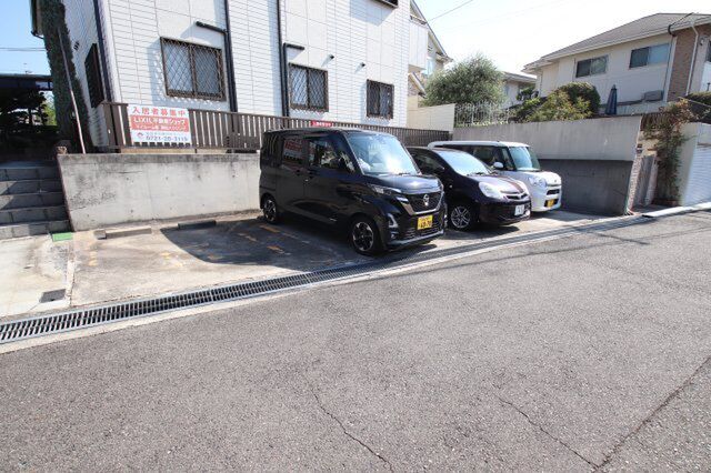 拡大写真:青葉丘マンション 2階201の外観