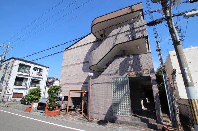 拡大写真:シャルム西之山 3階302の外観