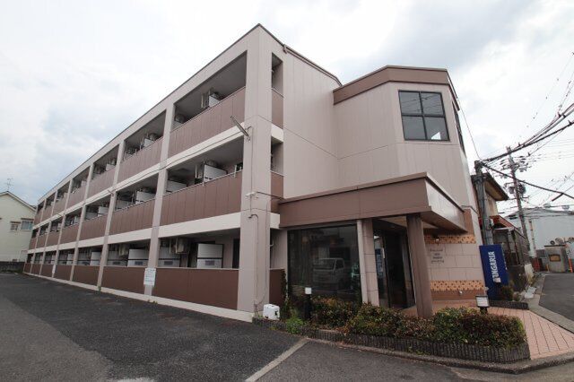 上田マンションの外観