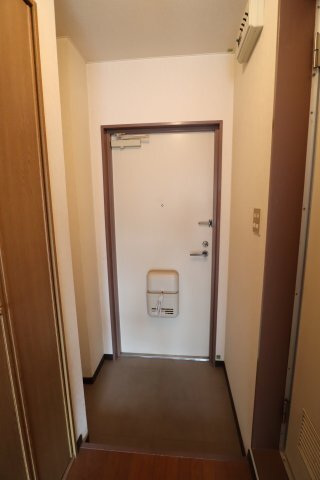 拡大写真:マイデンハイツ 3階301の玄関