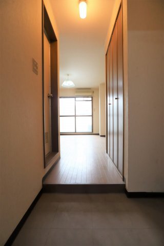 拡大写真:マイデンハイツ 3階301の玄関