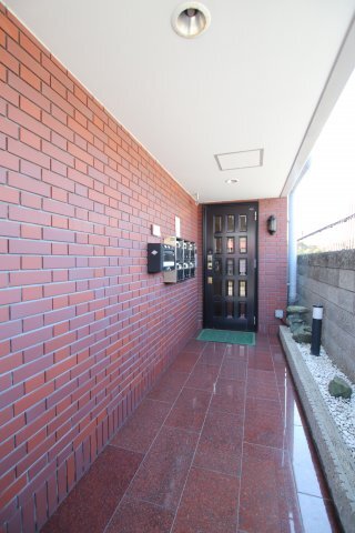 拡大写真:コサエールマンション 3階302のエントランス