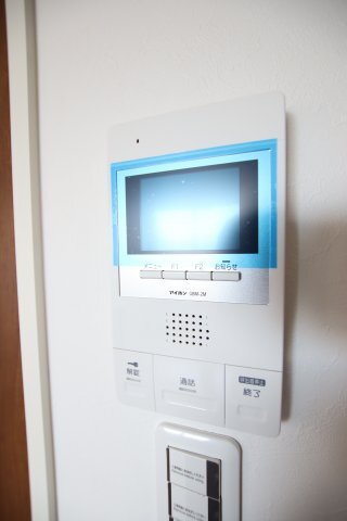 拡大写真:プレミアムスイート狭山駅前 3階302のTVインターホン