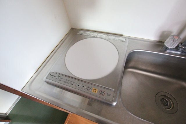 拡大写真:シャトルマキ 3階301の電気コンロ