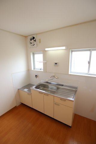 拡大写真:末広マンション 3階305のキッチン