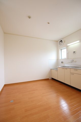 拡大写真:末広マンション 3階305の居間
