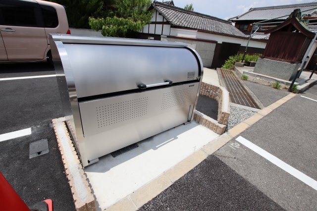 拡大写真:フジレジデンス 2階205の敷地内ゴミ捨場
