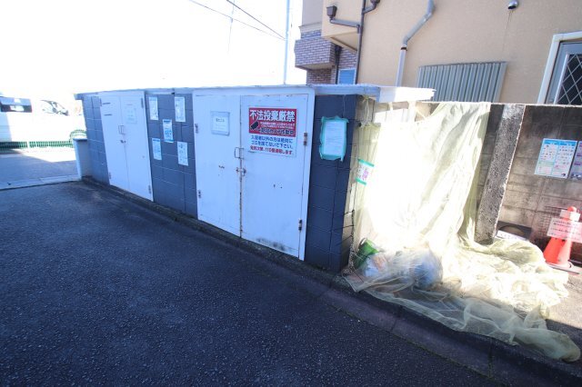 拡大写真:SAMURAIマンション 5階501の敷地内ゴミ捨場