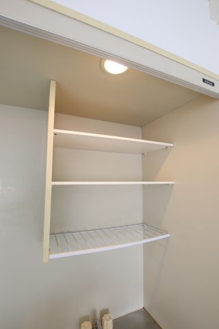 拡大写真:栄町フラッツ 2階206の収納