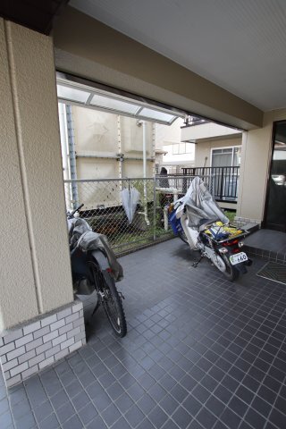 拡大写真:栄町フラッツ 2階206の駐輪場