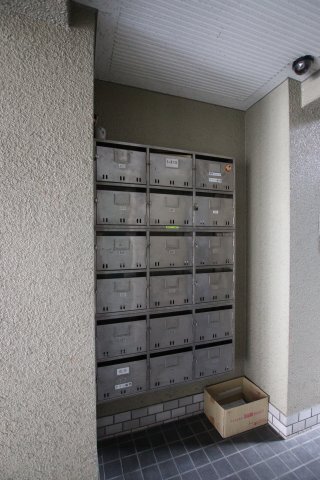 拡大写真:栄町フラッツ 2階206の集合ポスト