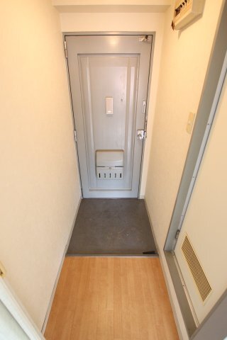 拡大写真:栄町フラッツ 2階206の玄関