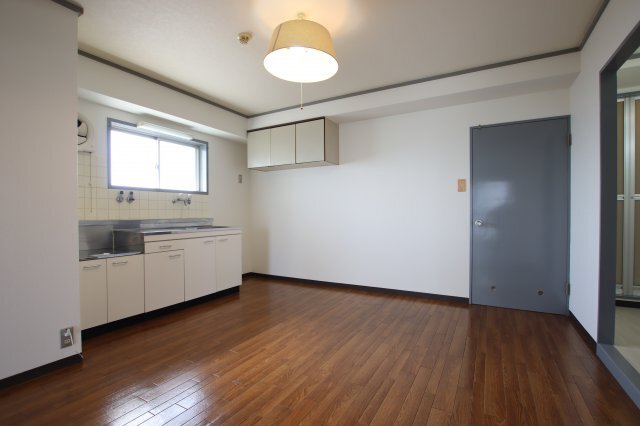 拡大写真:春木マンション 4階403の居間