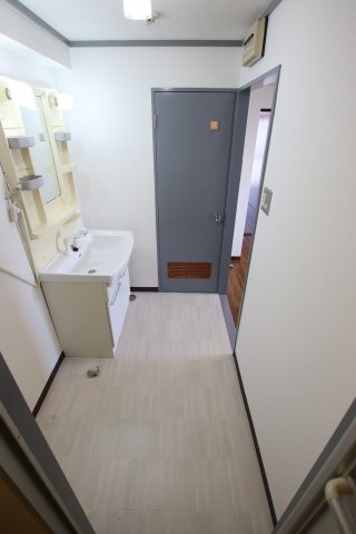 拡大写真:春木マンション 4階403の洗面所