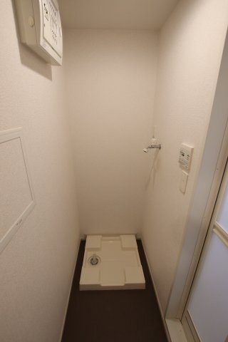 拡大写真:プリムラTK01 2階201の室内洗濯機置き場