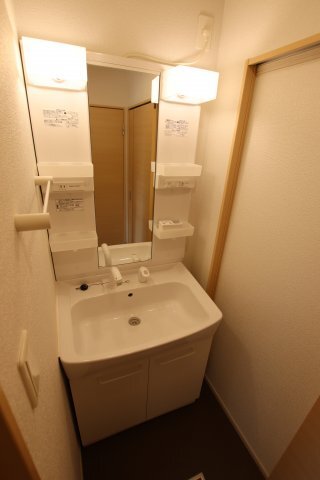 拡大写真:プリムラTK01 2階201の独立洗面台
