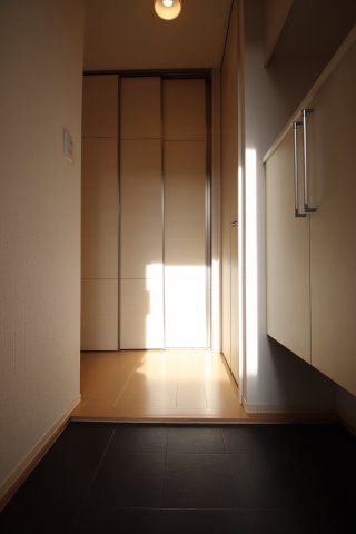 拡大写真:プランドールセレナA棟 1階102の玄関