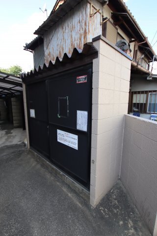 拡大写真:ジョイフル菊水 3階302の敷地内ゴミ捨場