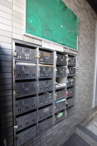 拡大写真:ジョイフル菊水 3階302の集合ポスト