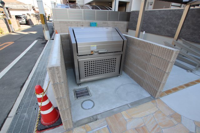 拡大写真:フジパレス北野田Ⅰ番館 3階303の敷地内ゴミ捨場