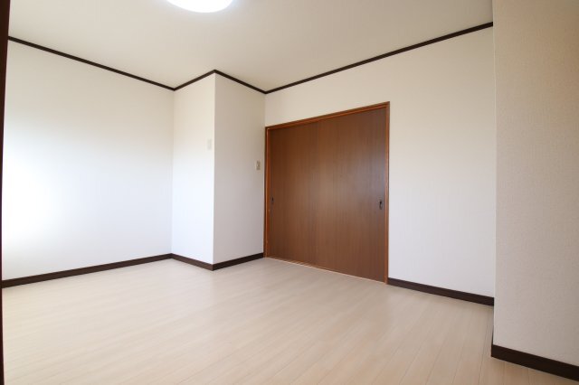 拡大写真:ハイツ中西 3階301の居間