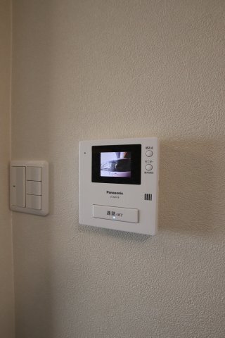 拡大写真:堺市東区日置荘西町ガレージハウス 1階1のTVインターホン