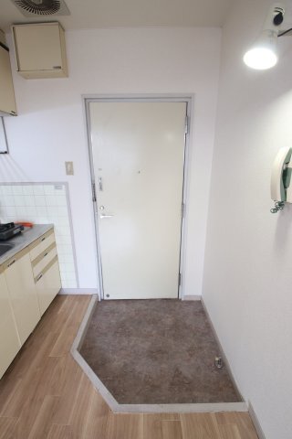 拡大写真：サンシャイン狭山 3階305の玄関