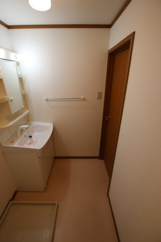 拡大写真:キャンパニュールA・B棟 1階B102の洗面所