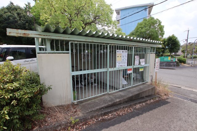 拡大写真:ヴィラナリー千代田10号棟 5階501の敷地内ゴミ置き場