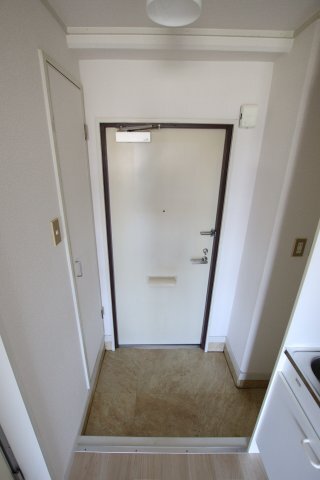 拡大写真：セインツ1号館 2階208の玄関