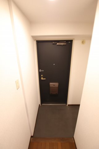 拡大写真:ルナピエーナ泉北 2階205の玄関