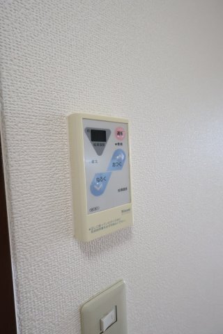 拡大写真:メロディーハイム 1階101の給湯器リモコン