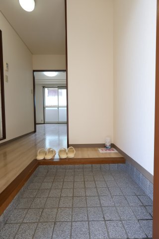 拡大写真:メロディーハイム 1階101の玄関