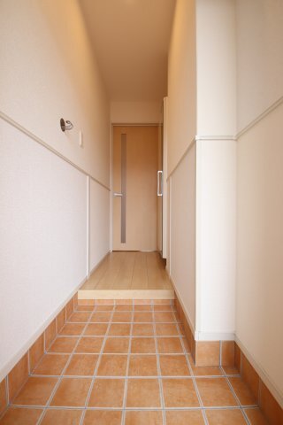 拡大写真:グレイスヴィオラ 1階106の玄関
