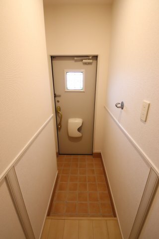 拡大写真:グレイスヴィオラ 1階106の玄関