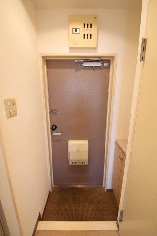 拡大写真:アークヒルズ 4階401の玄関