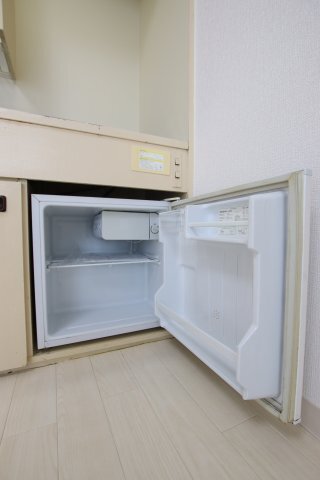拡大写真:スカイ南花台 6階607のミニ冷蔵庫