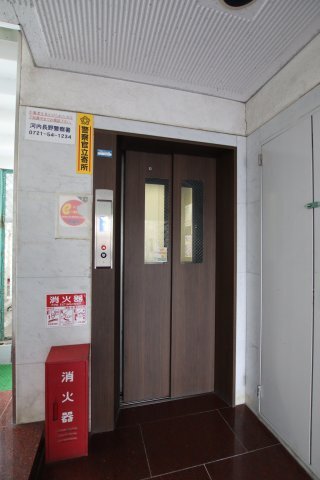 拡大写真:スカイ南花台 6階607のエレベーター