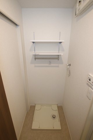 拡大写真:ヒカルサ堺市大野芝 1階102の室内洗濯機置き場