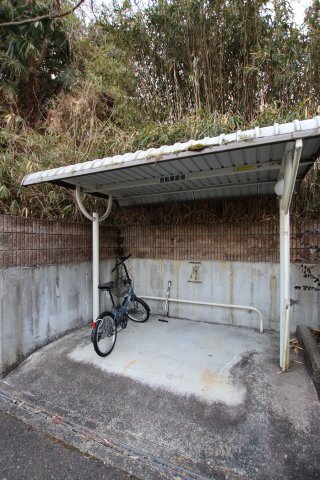 拡大写真:ミシュカーン 1階102の駐輪場