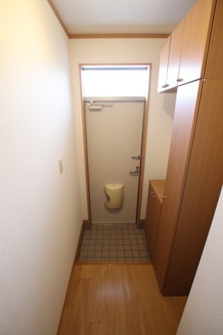 拡大写真:ミシュカーン 1階102の玄関