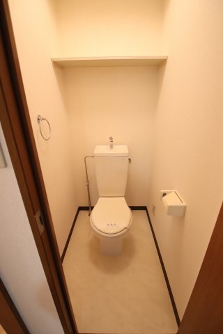 拡大写真:サンコークレアール 4階401のトイレ