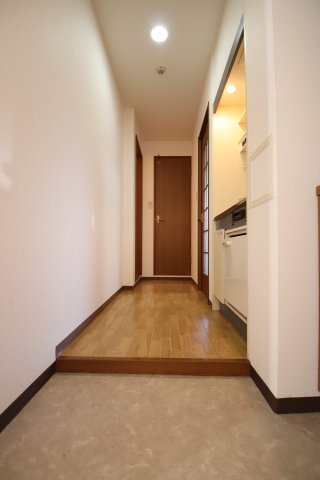 拡大写真:サンコークレアール 4階401の玄関