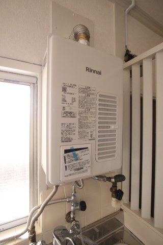 拡大写真:マンション北野田 1階16の給湯器