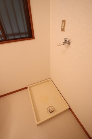 拡大写真:グリーンハイツ須賀 2階207の室内洗濯機置き場