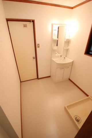拡大写真:グリーンハイツ須賀 2階207の洗面所